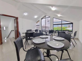 Casa com terraço e 7 dormitórios